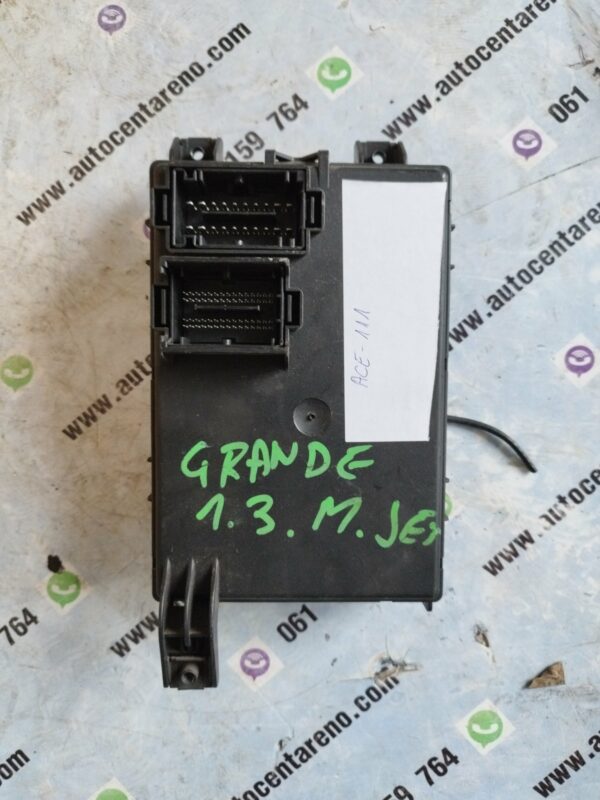 KUTIJA OSIGURACA FIAT GRANDE  PUNTO FUSE BOX#00517954290#28079637#