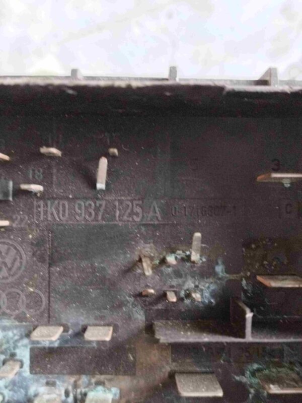 KUCISTE OSIGURACA FUSE BOX VW,AUDI,SEAT,SKODA#1K0937125A
