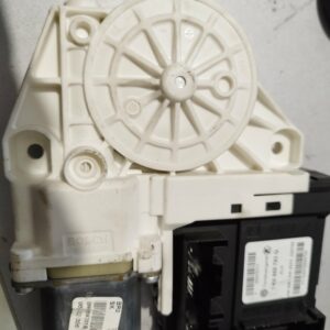 MOTOR PODIZACA STAKLA TIGUAN PREDNJI DESNI #1K0959793Q#5N0959701#