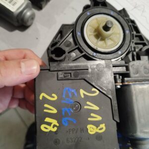 MOTOR PODIZACA STAKLA GOLF 6 PREDNJI DESNI#1K0959792R#1K0959702AN