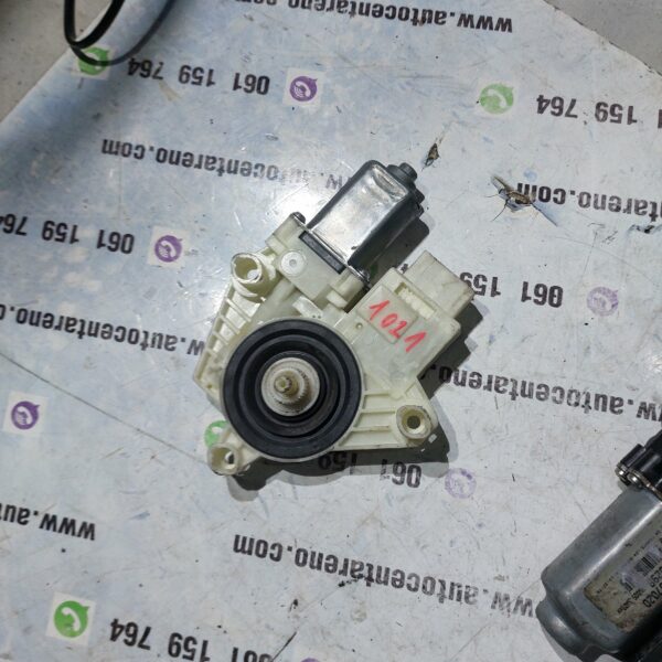 MOTOR PODIZACA STAKLA VW GOLF 7 ZADNJI LIJEVI#5Q4959811A