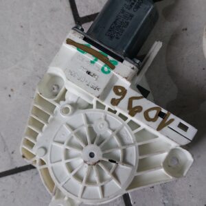 MOTOR PODIZACA STAKLA AUDI A4 B8 ZADNJI DESNI#8K0959812A