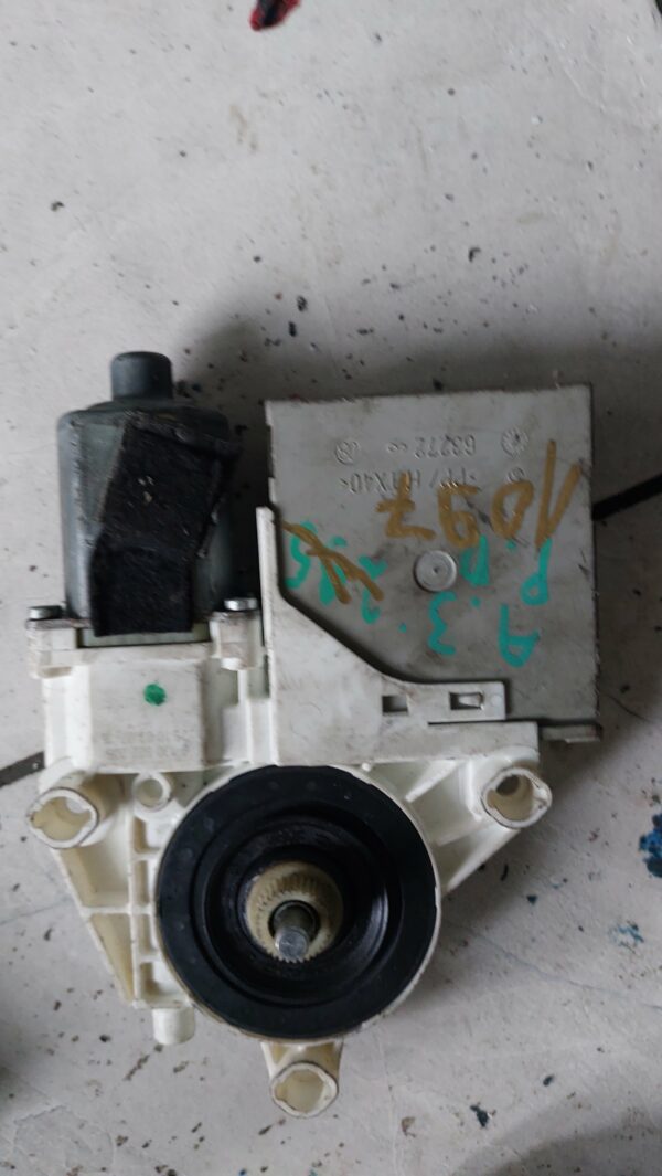 Motor podizaca stakla audi a3  PREDNJI DESNI# 8P0959802A