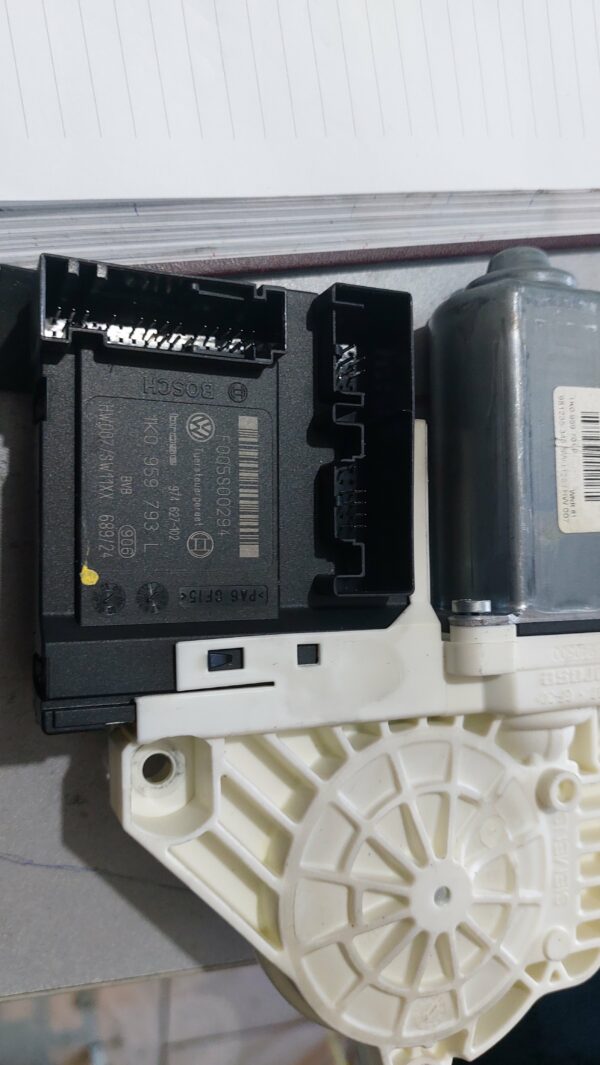 MOTOR PODIZACA STAKLA PASAT 6 3C#1K0959793L