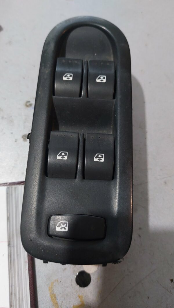 PREKIDAC PODIZACA STAKLA RENAULT MEGAN 2#8200160603