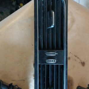 VENTILACIJSKA RESETKA AUDI A4 B8 #8T1820951D