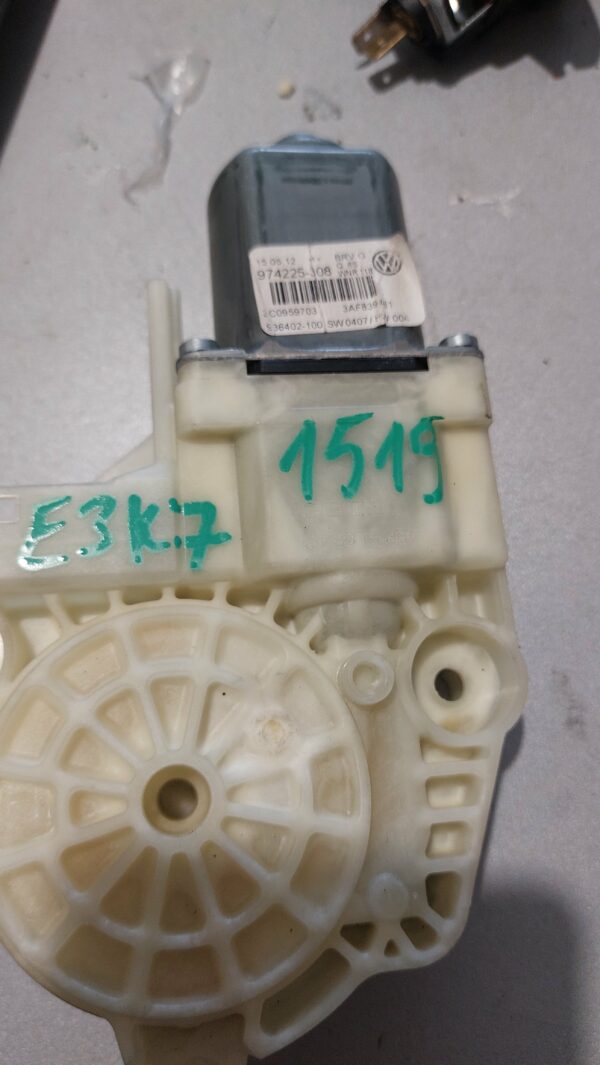 MOTOR PODIZACA STAKLA PASAT 7 ZADNJI DESNI#3C0959703#9742253083C0959794