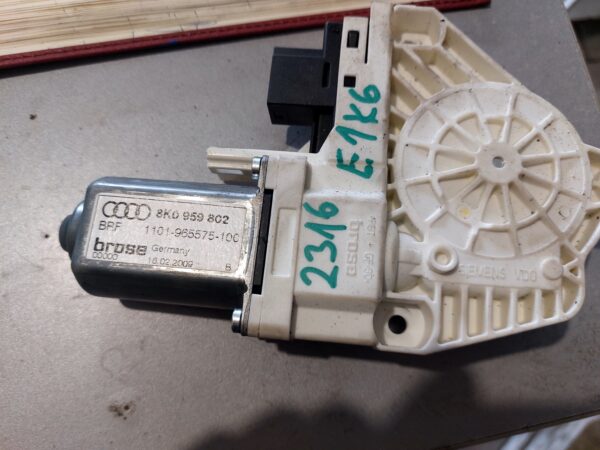 MOTOR PODIZACA STAKLA AUDI A4 B8 PREDNJI DESNI#8K0959802