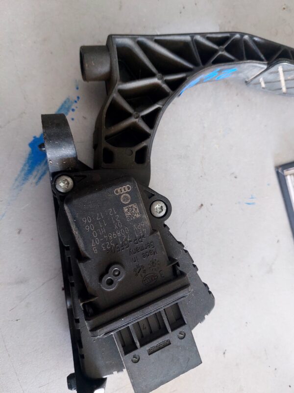 PAPUCA GASA AUDI A6 4F#4F1723523B