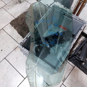 STAKLO VRATA PASAT 7 PREDNJE DESNO