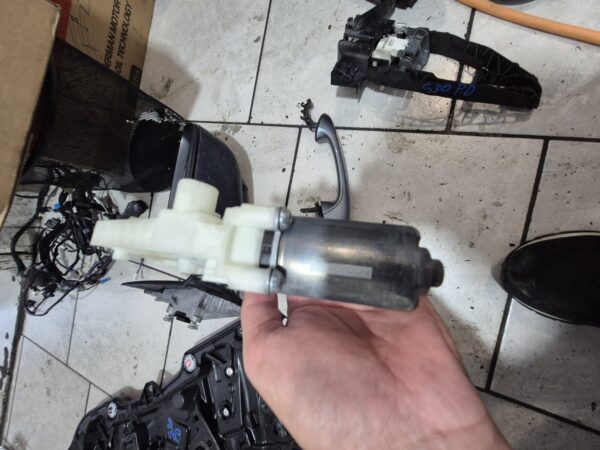 BMW G30# DIJELOVI