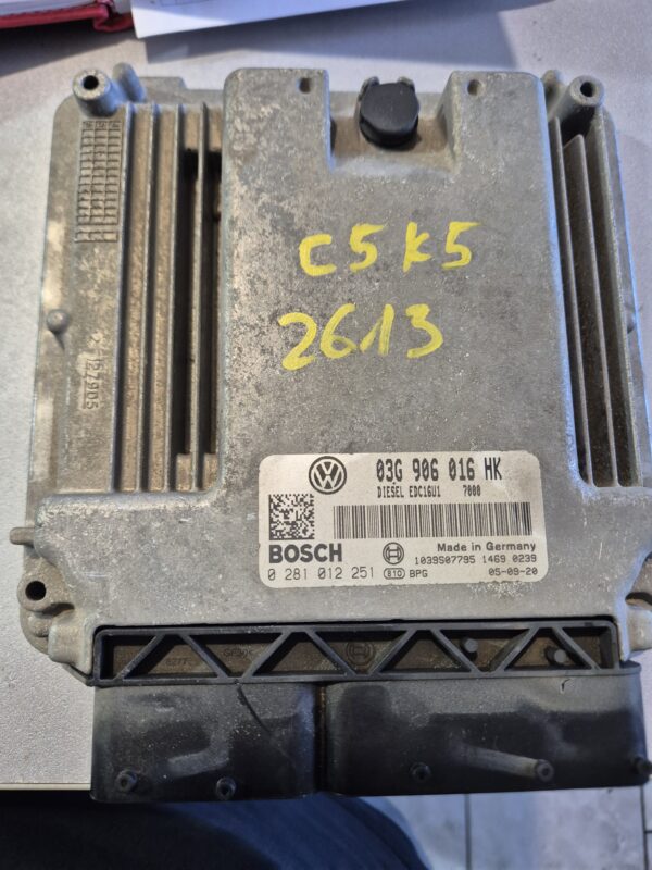 ELEKTRONIKA MOTORA PASAT TOURAN BKD 2.0#0281012251#03G906016HK