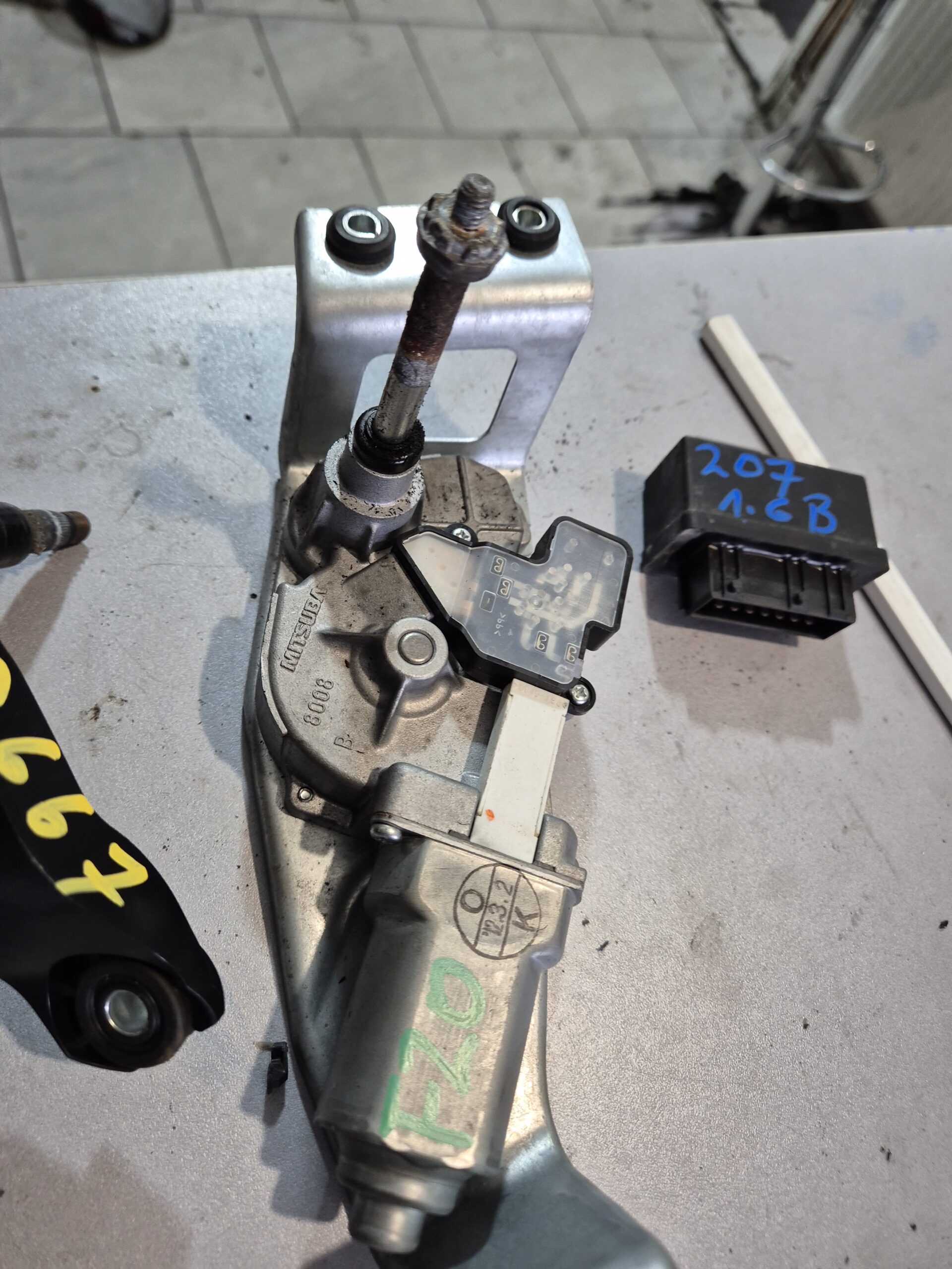 MOTOR BRISACA BMW 1 F20 ZADNJI#7258532-A102#18558210