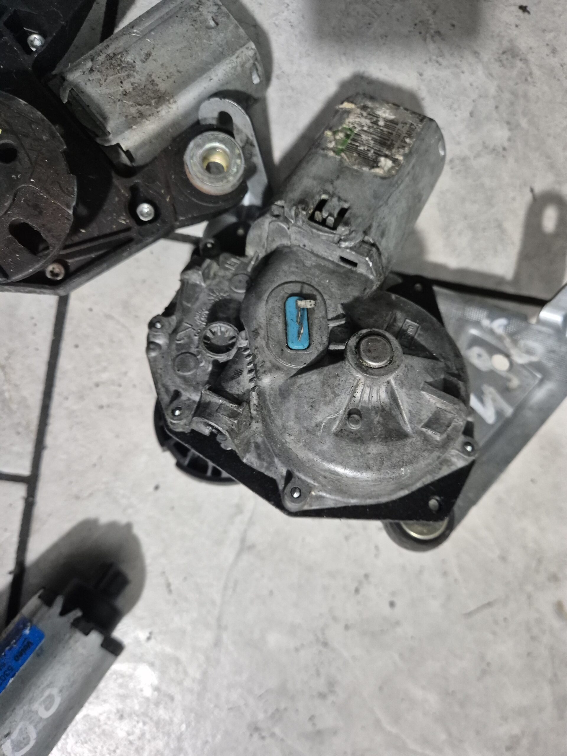 MOTOR BRISACA ZADNJI PEUGEOT 407 ZADNJI