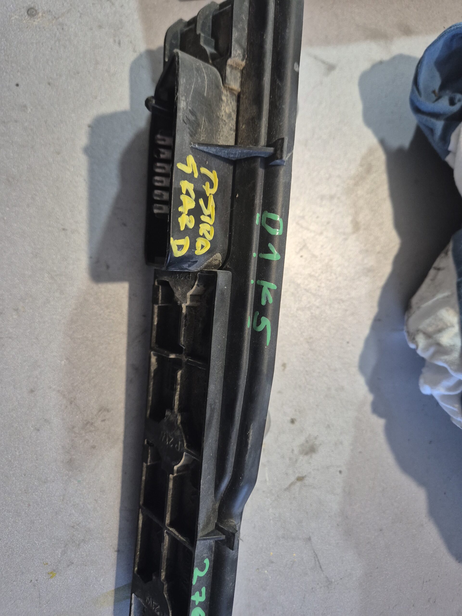 NOSAC SIJELICA OPEL ASTRA G KARAVAN ZADNJI DESNI