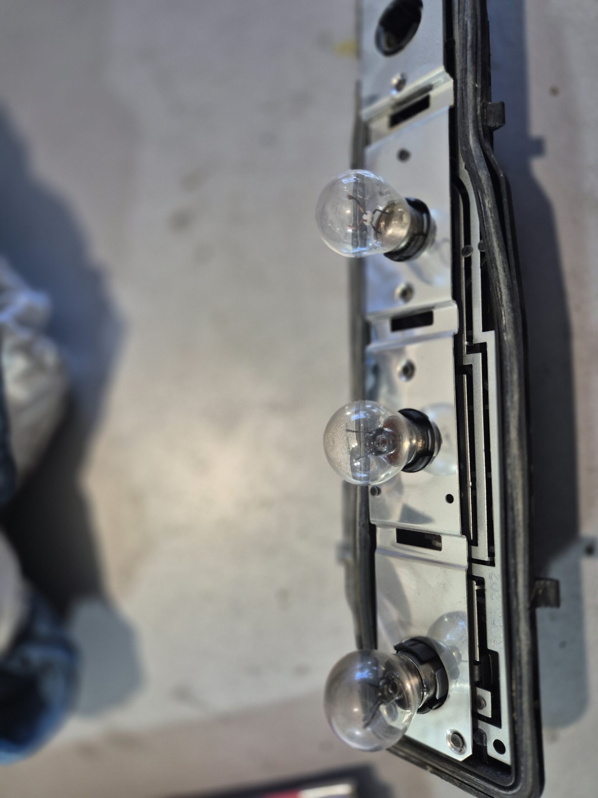 NOSAC SIJELICA OPEL ASTRA G KARAVAN ZADNJI DESNI