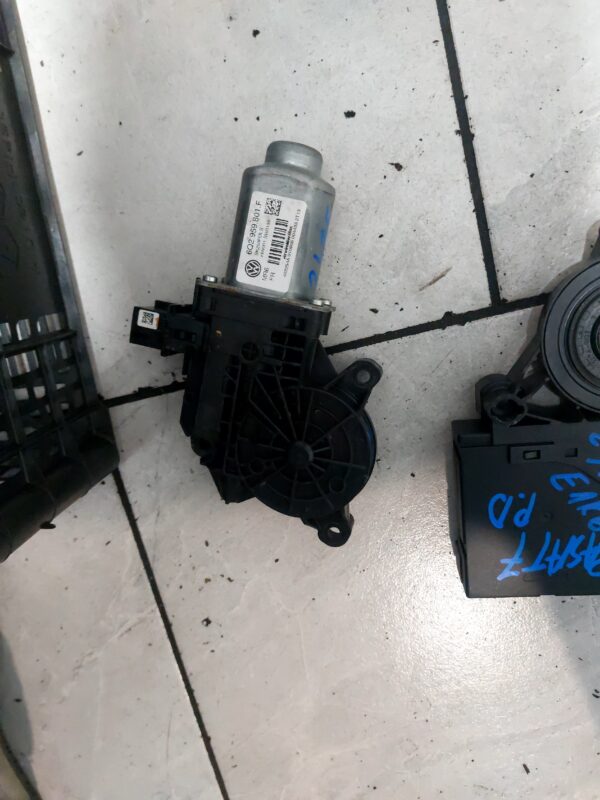 MOTOR PODIZACA STAKLA SKODA FABIJA #6Q2959801F