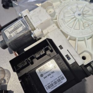 MOTOR PODIZACA STAKLA GOLF 6 PREDNJI LIJEVI # 5K0959792#5N095702D