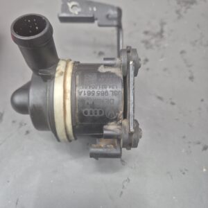 PUMPA VODE POMOCNA PUMPA # 03L965561A