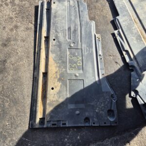 PLASTIKE PODA AUDI A4 B8