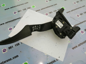 Papuca gasa opel zafira b 19cdti 9202341